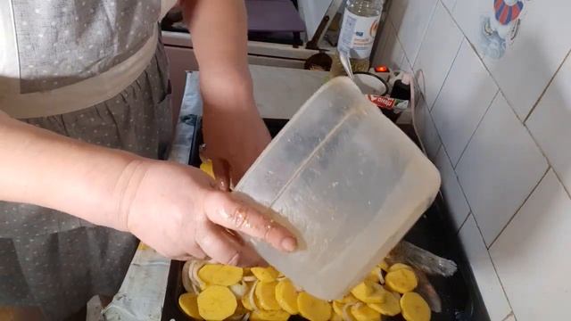 Карп в духовке. Двумя способами. смотреть онлайн