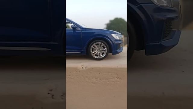 1/32 die-cast of Audi Q8