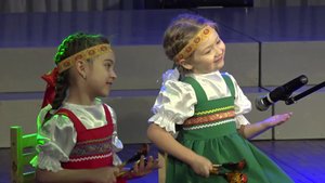 Жители Пойковского представили свои народы в песнях и танцах
