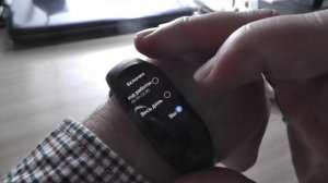 Как включить функцию загорания экрана при повороте запястья Xiaomi Smart Band 7 ?