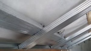 мансардный потолок с внутренними углами. Монтаж гипсокартона. Drywall installation.