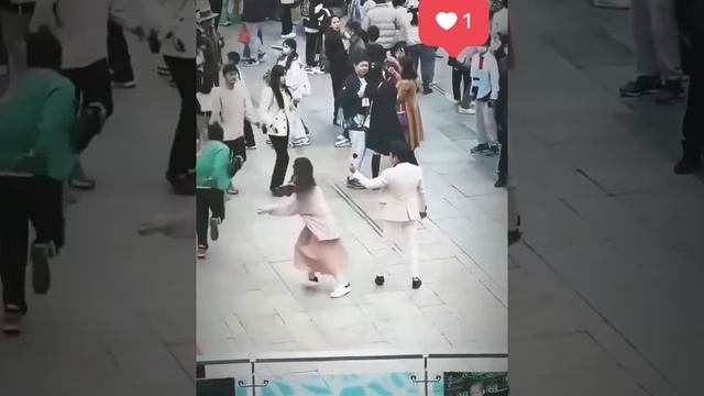СЛЕПАЯ И ХРОМОЙ
