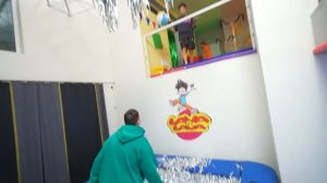 Превратили ДОМ в БАТУТНЫЙ ПАРК !