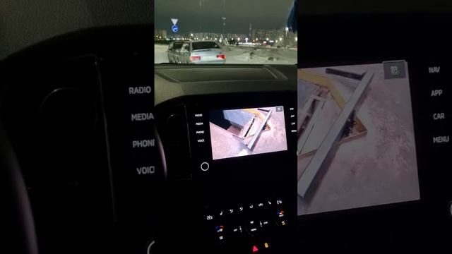 Skoda Karoq 1.4 Hockey Edition Mirror link видео в движении смотреть онлайн