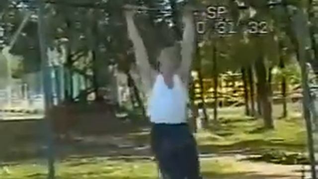 Как сделать выход силой на две руки с прямыми руками хватом сверху смотреть онлайн