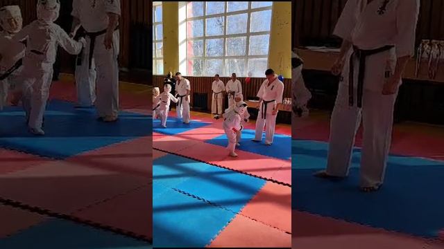 пацанчики бьются