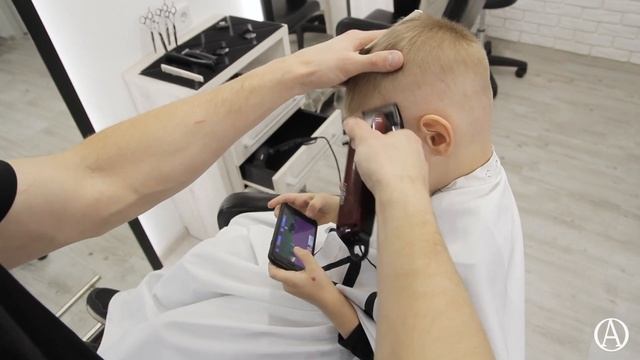 Как подстричь ребенка./ Модная детская стрижка. / How To Cut A Child/ Children's Haircut.