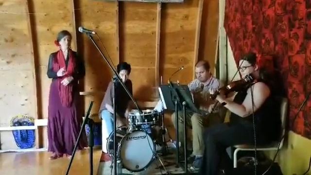 Flamenco on the Prairies Rumba at Whoop and Hollar смотреть онлайн