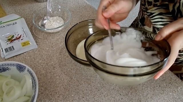 ЛУКОВЫЕ КОЛЬЦА в кляре. Вкусные луковые кольца во фритюре