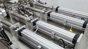 AU-KP-PF4G Автоматическая поршневая настольная машина розлива