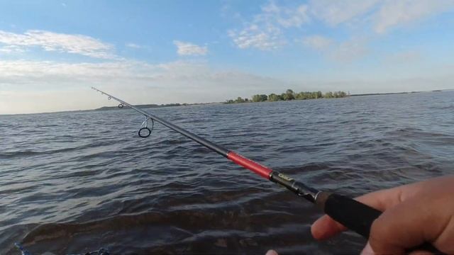 Рыбалка на Каме. Ловля судака в июне на спиннинг. смотреть онлайн