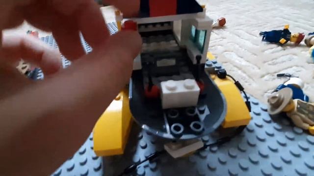 Lego CITY ''Погоня на полицейском вертолёте'' 60067 смотреть онлайн