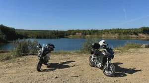 Покатушка каких-то чуваков на Ducati Multistrada 1260s и 1200 Enduro.