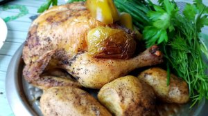 Курица с яблоками, цыганка готовит. Gipsy cuisine.