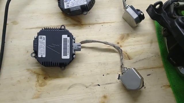SUBARU FORESTER устранение запотевания и замена блока розжига