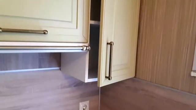 Кухня в классическом стиле с крашенными фасадами оливковая смотреть онлайн