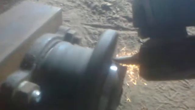 Гусеничный вездеход "Омь". Проточка ступицы 2108 смотреть онлайн