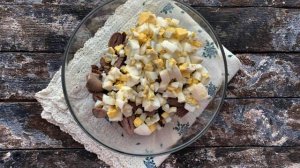 Салат с куриными сердечками и печенью