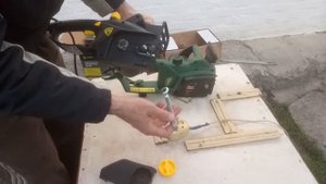 Сравнение цепных электропил: "Kentavr СП-183" и "Протон ПЦ-2100". Все недостатки "Кентавра" налицо.