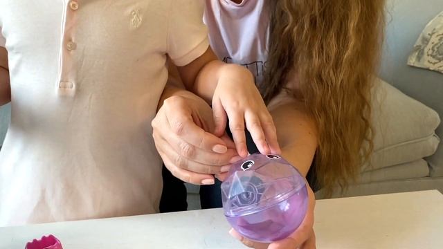 Эмилька и мама распаковывают куклы ЛОЛ/ Emilka and Mom are unboxing LOL dolls