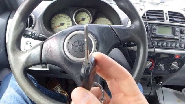 Тойота Рав4 изготовление дубликата чип ключа зажигания Рав 4 Rav Toyota rav4 Remote key programming смотреть онлайн
