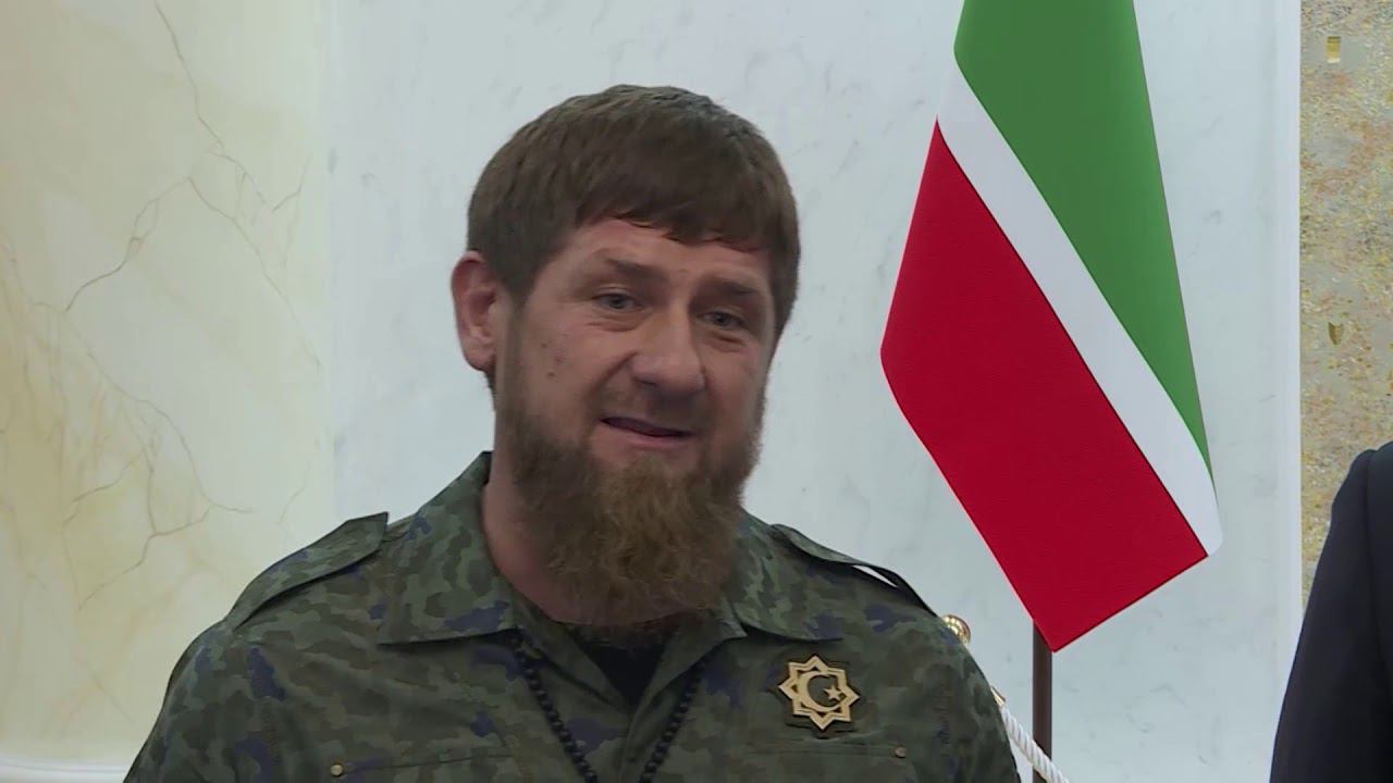 Вести вайнах. Вайнах. Чеченцы и русские. Кадыров на фоне Чечни. Чеченец вопросительный.