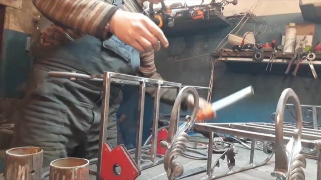 ПОДСТАВКА ПОД ЁЛКУ,СВОИМИ РУКАМИ!!!