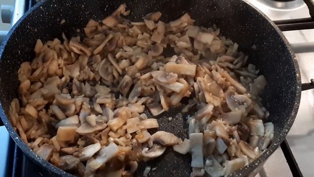 Макароны с грибами в сливочном соусе смотреть онлайн