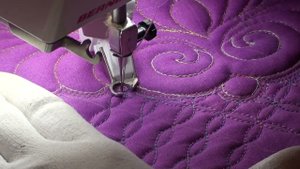 Заполняющая стежка восьмерками.