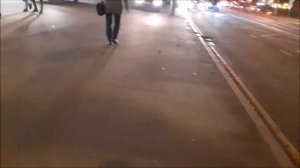 Скорая помощь наконец-то забрала пьяного мужчину у магазина «BILLA». Рогожский вал улица д 3.