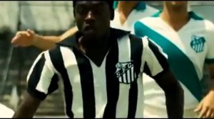 Фильм Пеле: Рождение легенды  - Советую посмотреть ;)