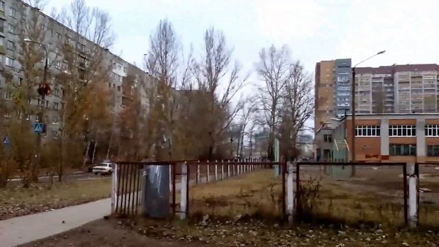 Ул. Сергея Есенина, 28- обзор двора смотреть онлайн