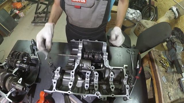 Suzuki GSF400 Bandit. Капитальный ремонт двигателя. Подготовка и сборка блока двигателя. смотреть онлайн