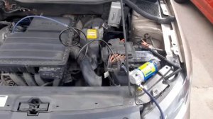 откачка масла на VW Polo Sedan (двигатель CWVB) через щуп