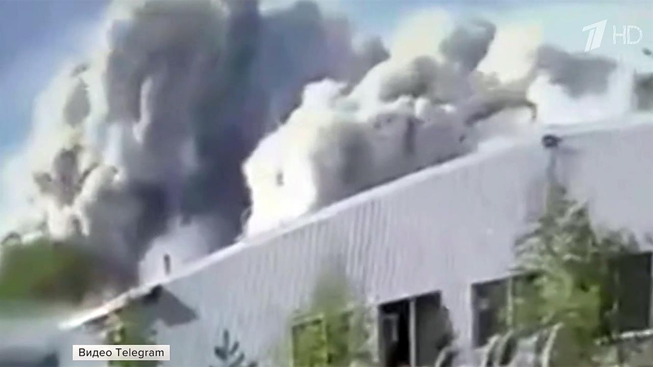 Появились кадры удара украинских силовиков по нефтебазе в Макеевке