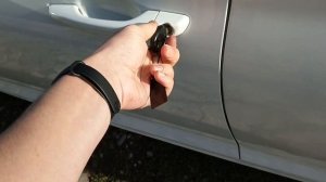 Что за беда с ключами не открывает дверь в ручную.