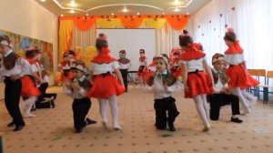 "Танец рябинок и орехов" Евтодьевой Аллы