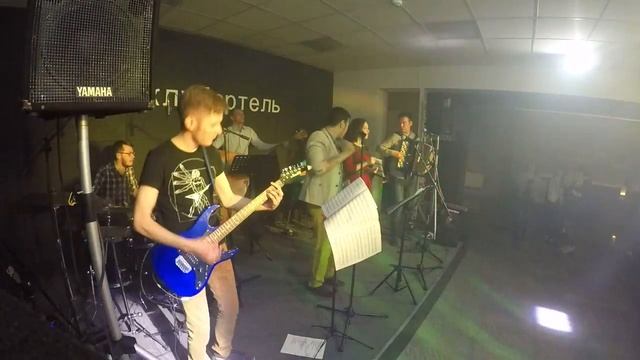 Кавер-группа "Коктейль" - Не со мной смотреть онлайн