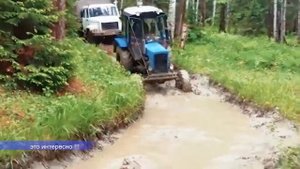 Тракторы МТЗ 82, ДТ 75, К 700г на бездорожье месят грязь!