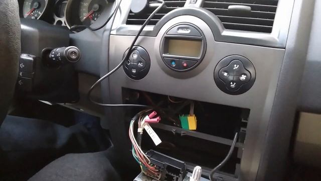 Instalación de Cable Aux para Radio Renault Años 2005 - 2011 modelos que lo usen смотреть онлайн