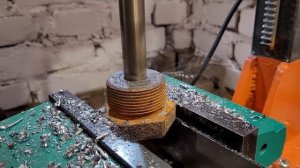 Что может самодельный сверлильный станок.
