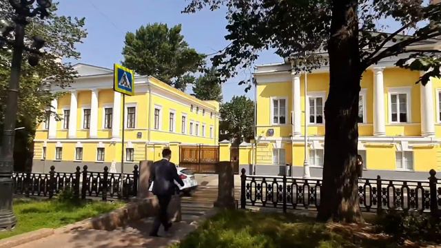 Прогулки по Москве.По Рождественскому бульвару. Особняки и дома. Место, на котором был дом Фонвизин смотреть онлайн