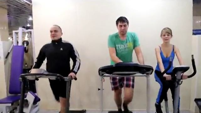 Силач, тренажёрный зал  Рекламный ролик смотреть онлайн