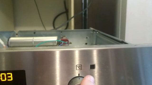 Ремонт электродуховки Electrolux Электролюкс. EOB53430CX. Ремонт термореле / термостата в духовке.