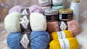 Пряжа с пайетками и кукольная одежда из нее 🧶🧶🧶