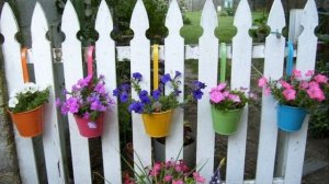 Забор может быть декоративным элементом Дачного дизайна