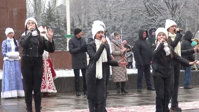 Глава Администрации Сергей Жевлаков дал торжественный старт новогодним праздникам смотреть онлайн