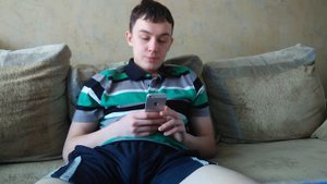 СТОИТ ЛИ ПОКУПАТЬ АЙФОН? ВСЯ ПРАВДА ОТ ВЛАДЕЛЬЦА iPhone!