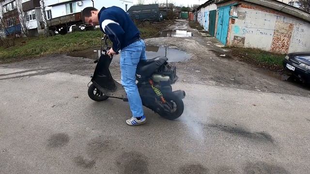 Установил дополнительный свет на ВАЗ 2110. ЖГЕМ РЕЗИНУ НА СКУТЕРЕ!!! смотреть онлайн