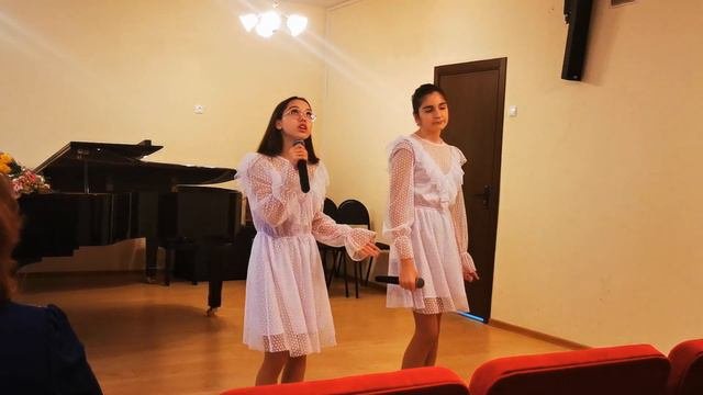 Трогательная и душевная песня "Мама", дуэт Устинова Алиса и Аткач Анна, муз./слова Ольханского